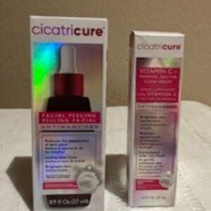Cicatricure Products: facial peeling and Vitamin C Glow Serium set of 2